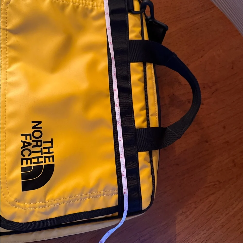 The North face Yellow Messenger / Laptop Multi Compartment Bag